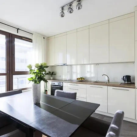 Big Apart-old Town- 3 Rooms- 10 People- Garage- Lift- New Building * Вроцлав