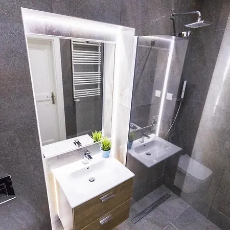 Big Apart-old Town- 3 Rooms- 10 People- Garage- Lift- New Building Апартаменты